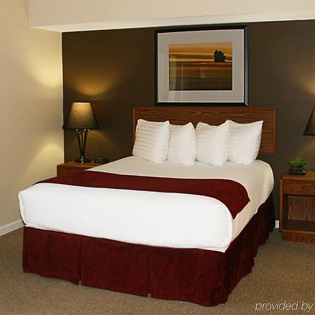 Sterling Hotel And Suites Clive Eksteriør bilde